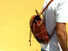 Charger l'image dans la galerie, Small Leather Backpack
