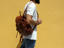Charger l'image dans la galerie, Small Leather Backpack