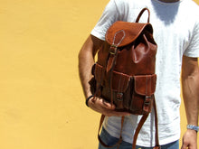 Charger l'image dans la galerie, Small Leather Backpack