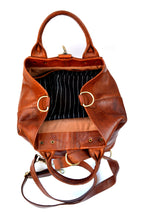 Charger l'image dans la galerie, leather Bucket bag