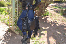 Charger l'image dans la galerie, Black Fringe Leather Purse