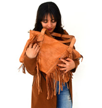 Charger l'image dans la galerie, Camel Fringe Leather Purse