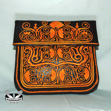 Charger l'image dans la galerie, Hand embroidered leather bag