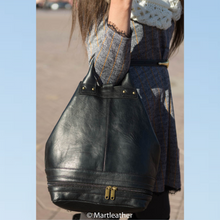 Charger l'image dans la galerie, leather Bucket bag