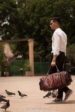 Charger l'image dans la galerie, kilim duffel bag