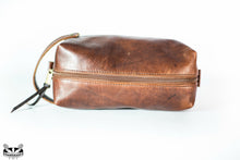 Charger l'image dans la galerie, Leather Dopp Kit
