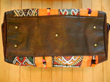 Charger l'image dans la galerie, kilim duffel bag